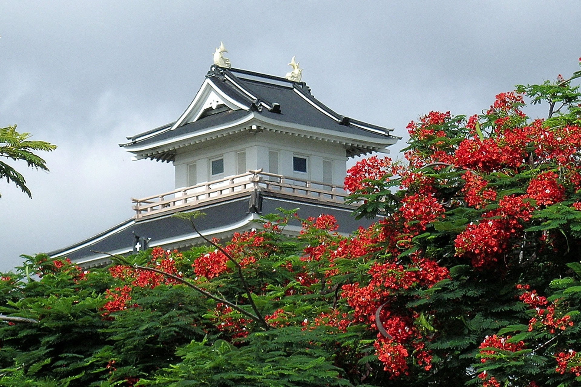 Makiki Christian Church tower building