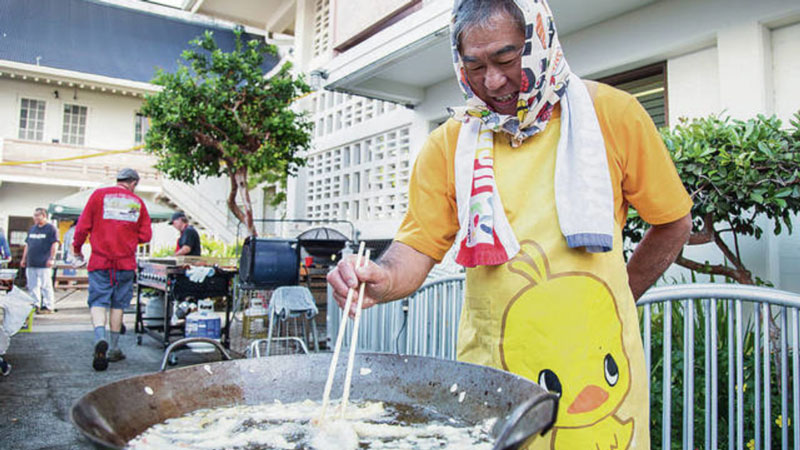 Ebi fry at the Festival of Thanksgiving — photo courtesy of Honolulu Star Advertiser